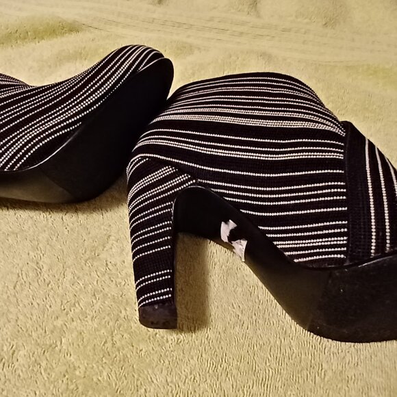 United Nude, Fold, Pale Mint Green/Black Striped, Ankle Boots, Size 6, - Picture 2 of 5